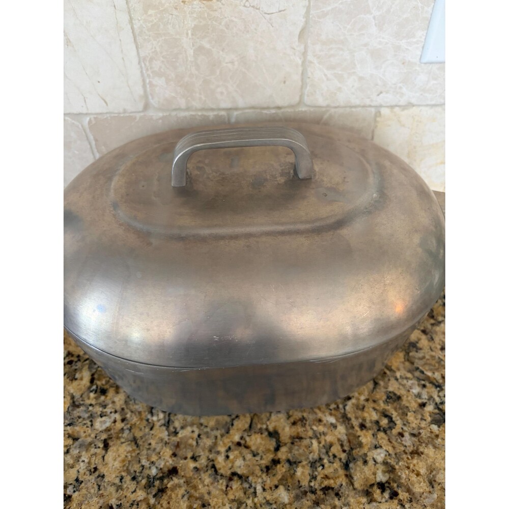 Vintage Wagner Ware Sidney O Magnalite 4265 P Roaster Dutch w/ Lid and trivet